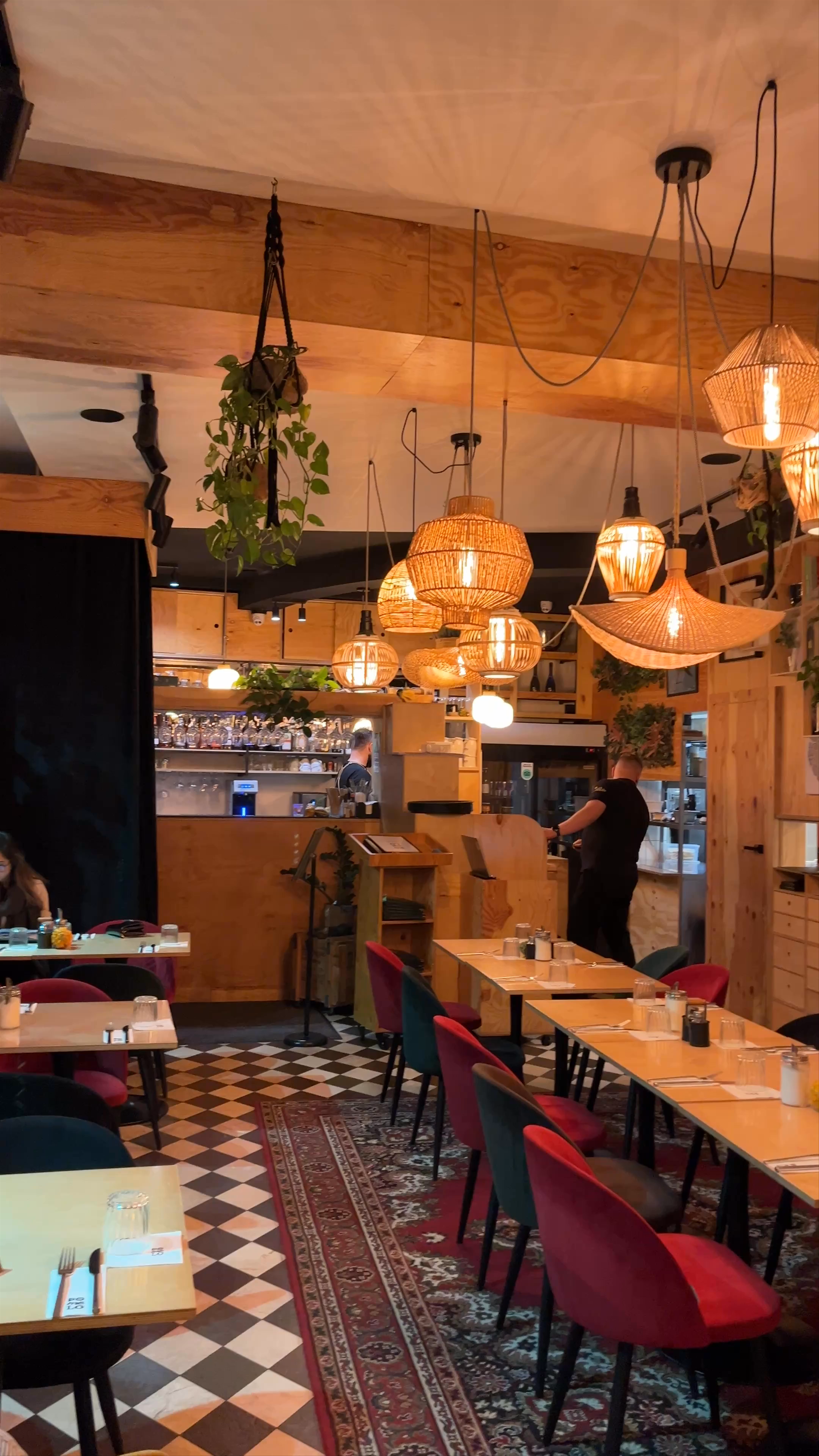 Pomelo Bistro