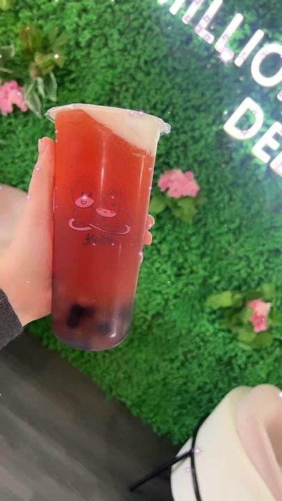 Million Delights - Strawberry tea - Bubble Tea Near Me - Miami Beach, Florida