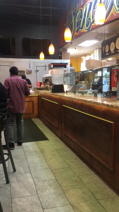 Seniore's Pizza - Lit music for late night. - Pizza Near Me - Berkeley, California