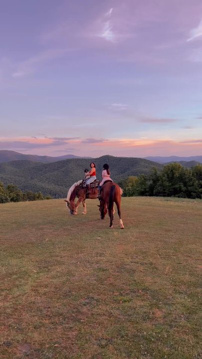Mountaintop Ranch - Absolutely magical sunset - Vacation Rentals Near Me - Elkton, Virginia