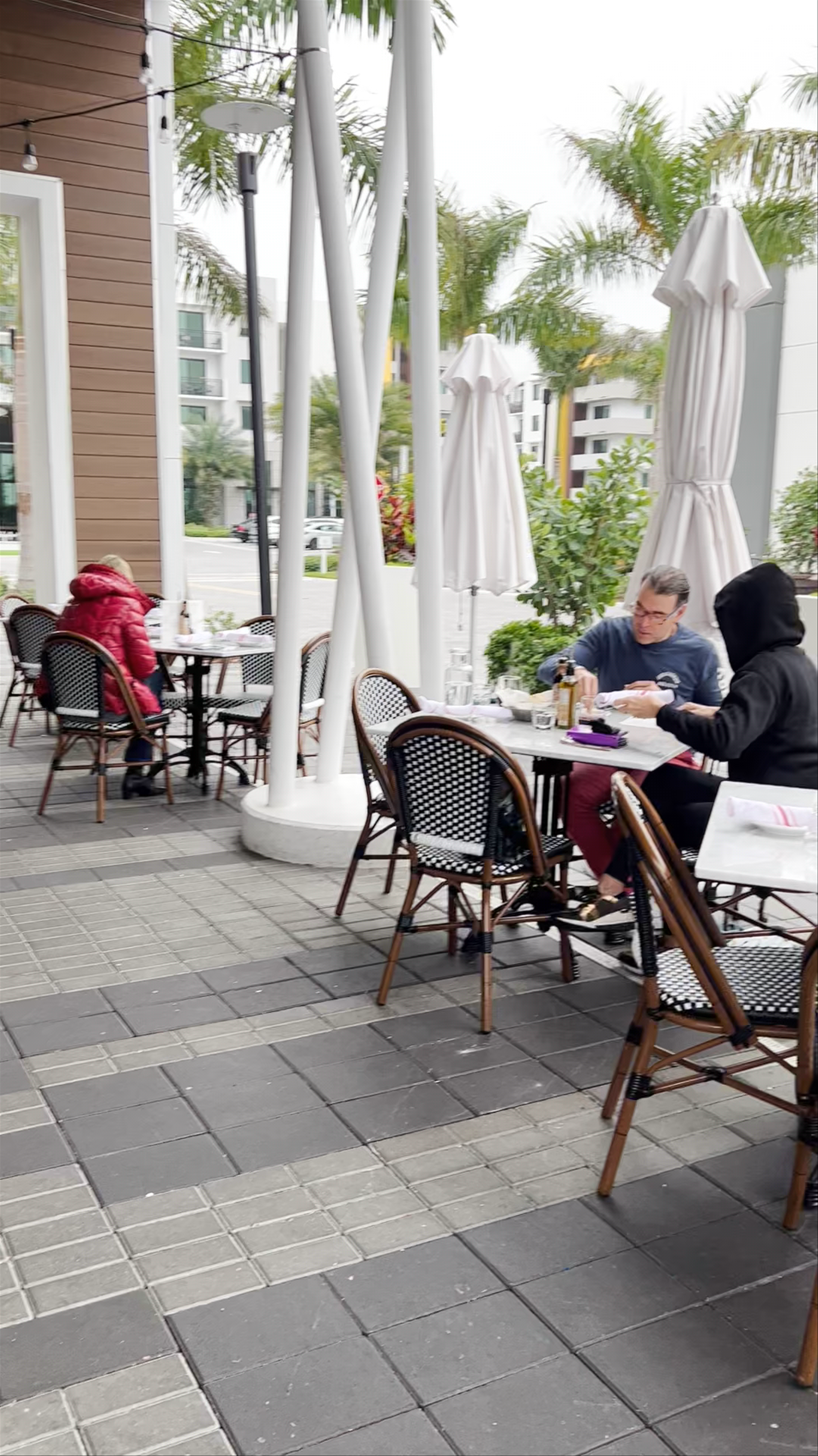 Lynora's Boca: Cozy Dining on Glades Road, Boca Raton