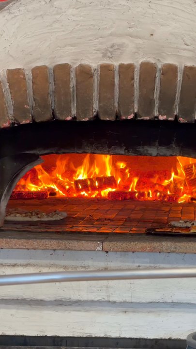 Moncton Pizzeria - Pizza Near Me - Richmond, British Columbia