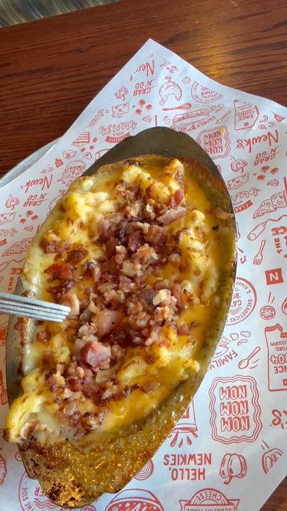 Newk's Eatery - Flavorful, Half Six Cheese Pimiento Mac & Cheese with Bacon - Salad Near Me - Panama City, Florida
