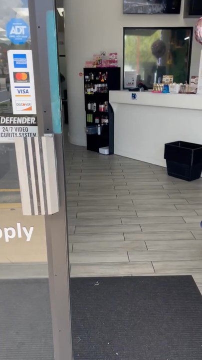 Bejulz Beauty Supply - When you walk into the establishment, they greet you immediately - Cosmetics & Beauty Supply Near Me - Tamarac, Florida
