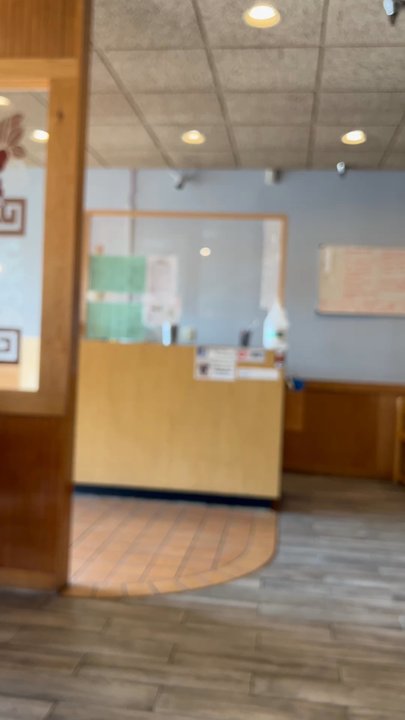Viet Hoa - Interior - Chinese Near Me - Minnetonka, Minnesota
