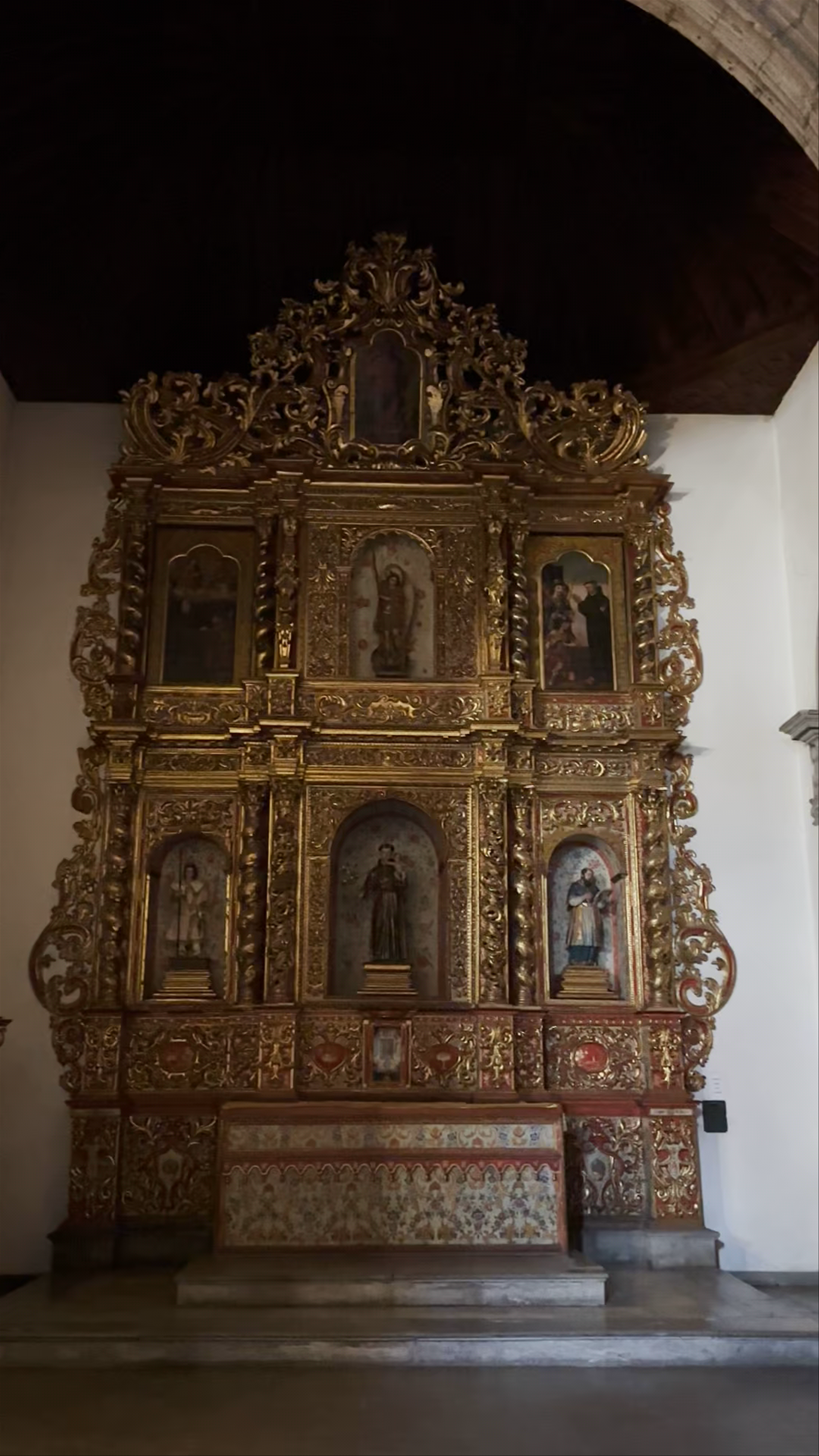 Parroquia de San Francisco de Asís: A Golden Journey Through Spiritual Art in Las Palmas