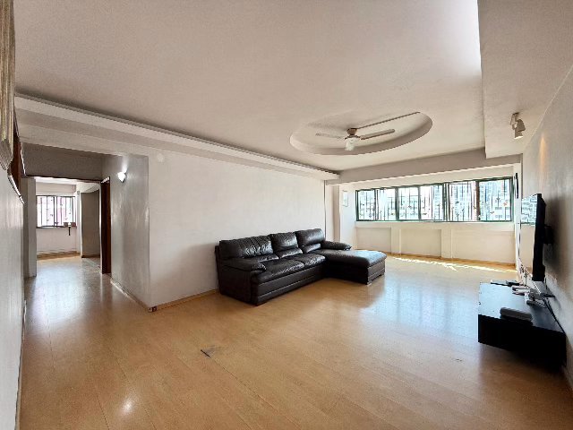 Executive HDB for Sale in  354 Bukit Batok Street 31 - Image 29
