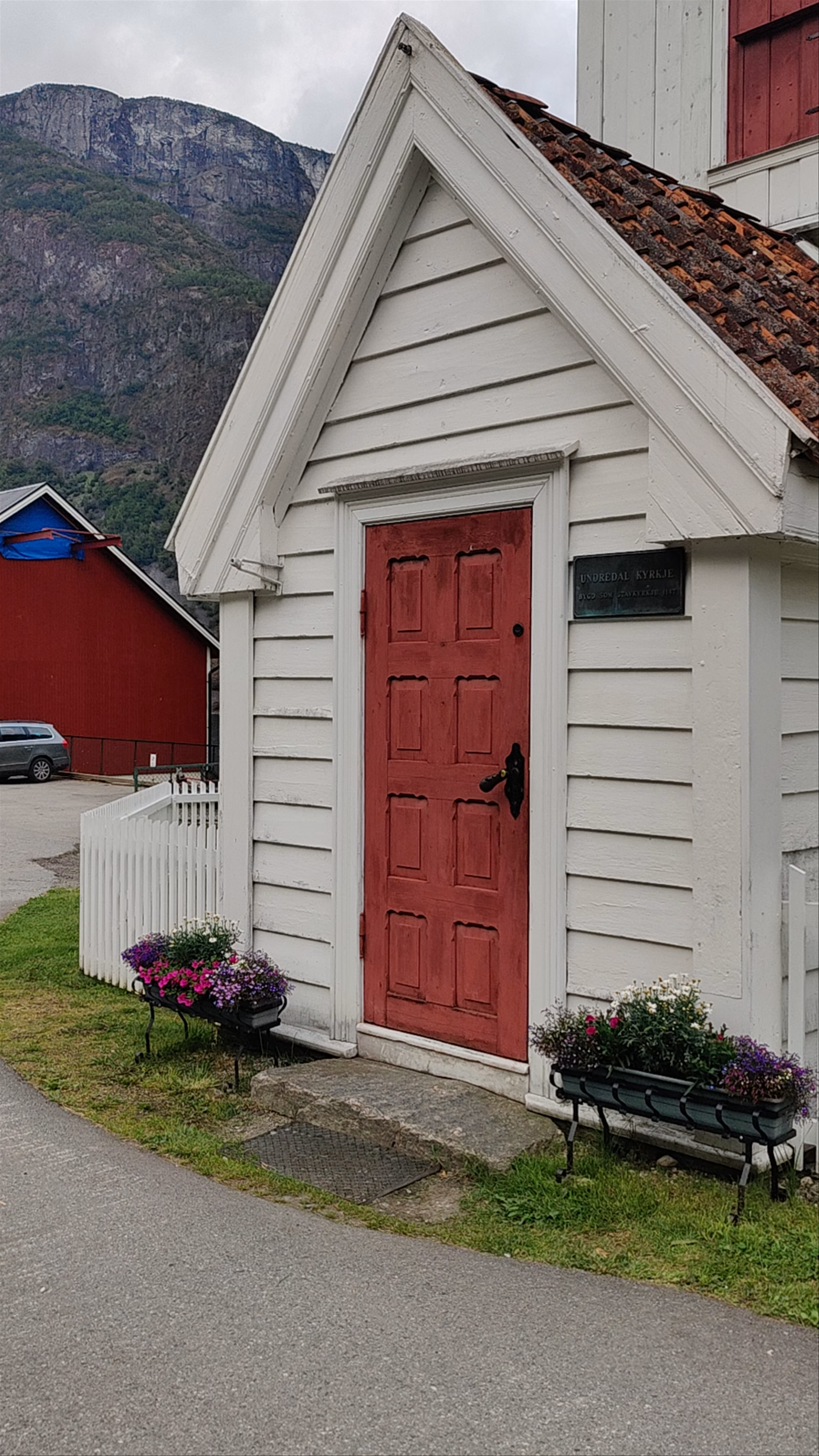 Undredal kyrkje