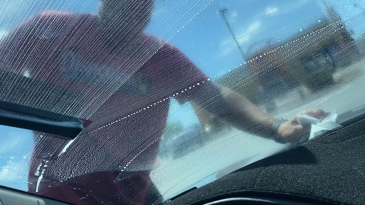Chevron Self Serve - I love when they have soapy water and a great squeegee to clean your windshield - Convenience Stores Near Me - Yuma, Arizona