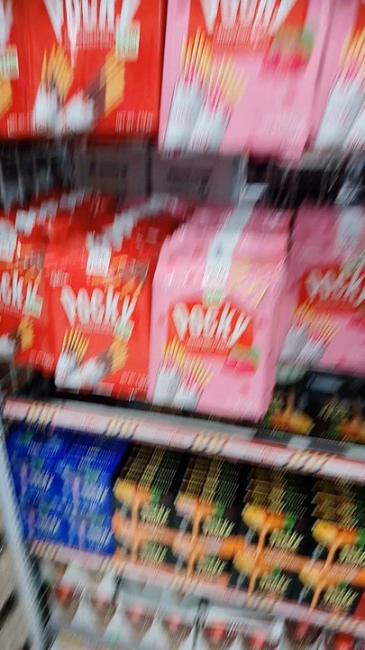 Daiso - They sell snacks here to for cheap - Department Stores Near Me - Sacramento, California