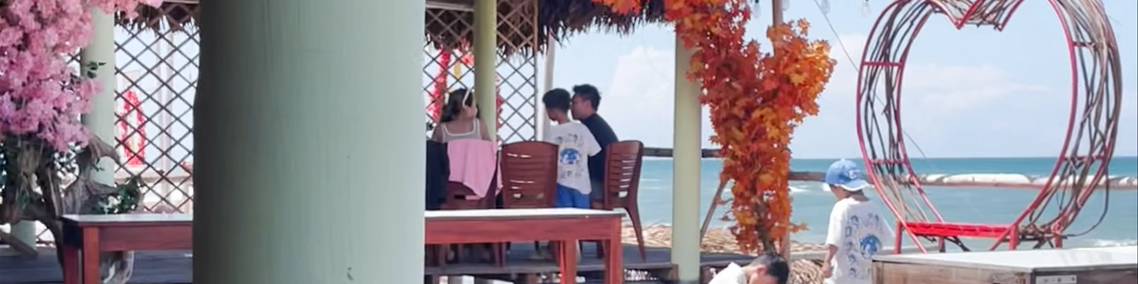 Nhà Hàng Hải Sản Huy Hoàng Lăng Cô