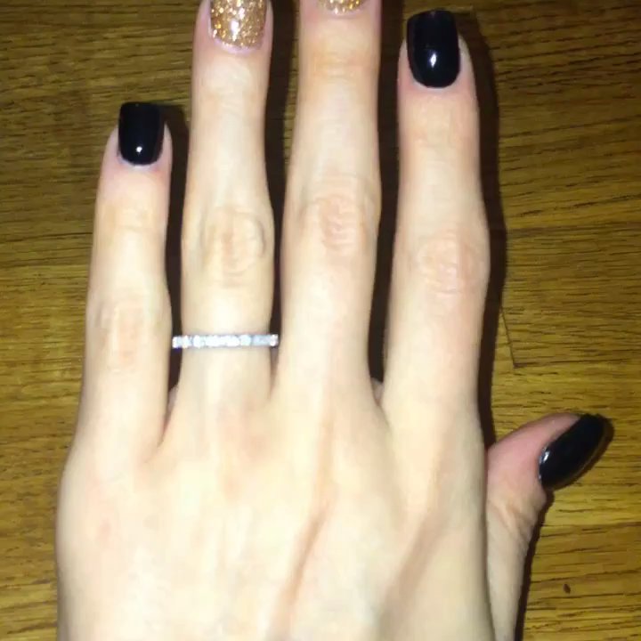V2 Nail and Spa - Holiday nails by Lily 3 - Nail Salons Near Me - Brooklyn, New York
