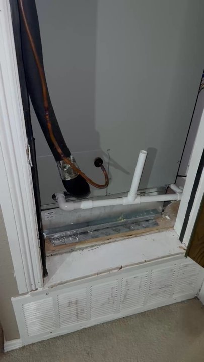 Dynamic EcoHome - This video shows how the plenum is completely left open to the air handler cabinet. - Solar Installation Near Me - Richardson, Texas