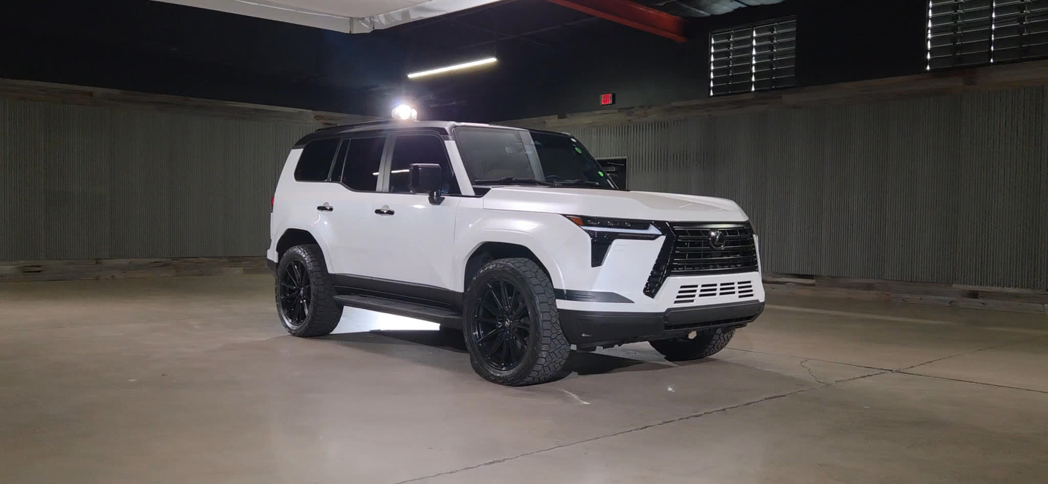 Lifted Trucks - #T33904 - 2025 Lexus GX 550 Premium