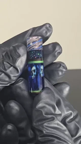 Preview pic of Conversion Glass Blue Skull Glass Tip