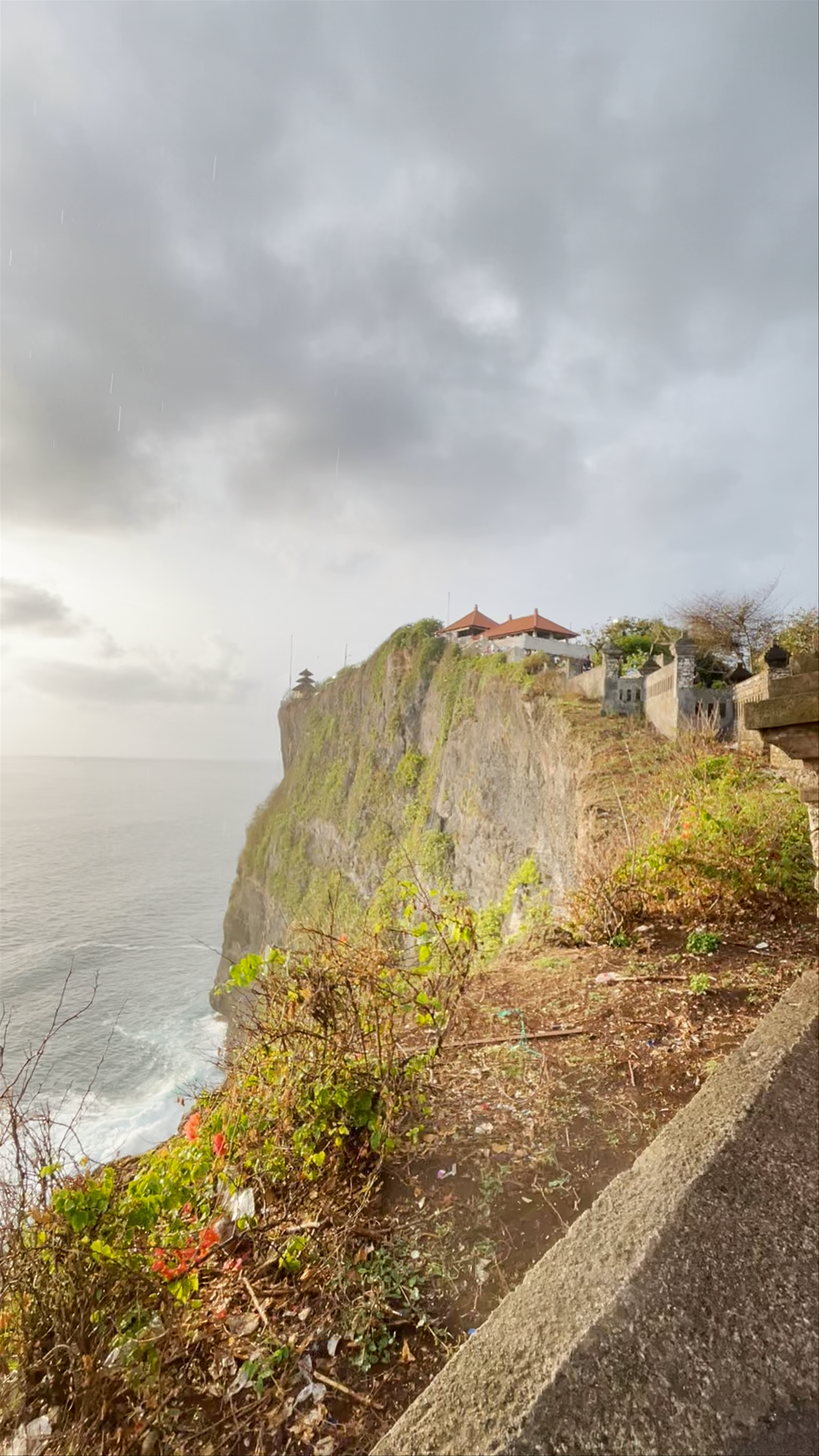 Uluwatu Temple: Majestic Cliffside Sunset in Bali