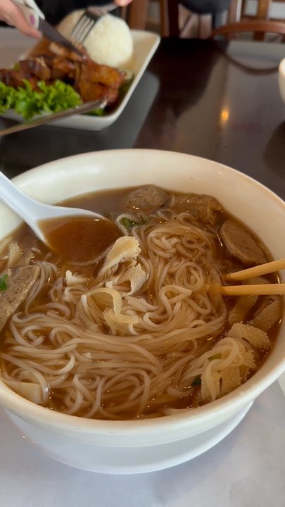 Pho Hot - Vietnamese Near Me - Glendale, California