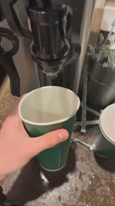 Wingstop - very aggressive sweet tea (HOT WATER) shooting at us - Chicken Wings Near Me - Bridgeville, Pennsylvania