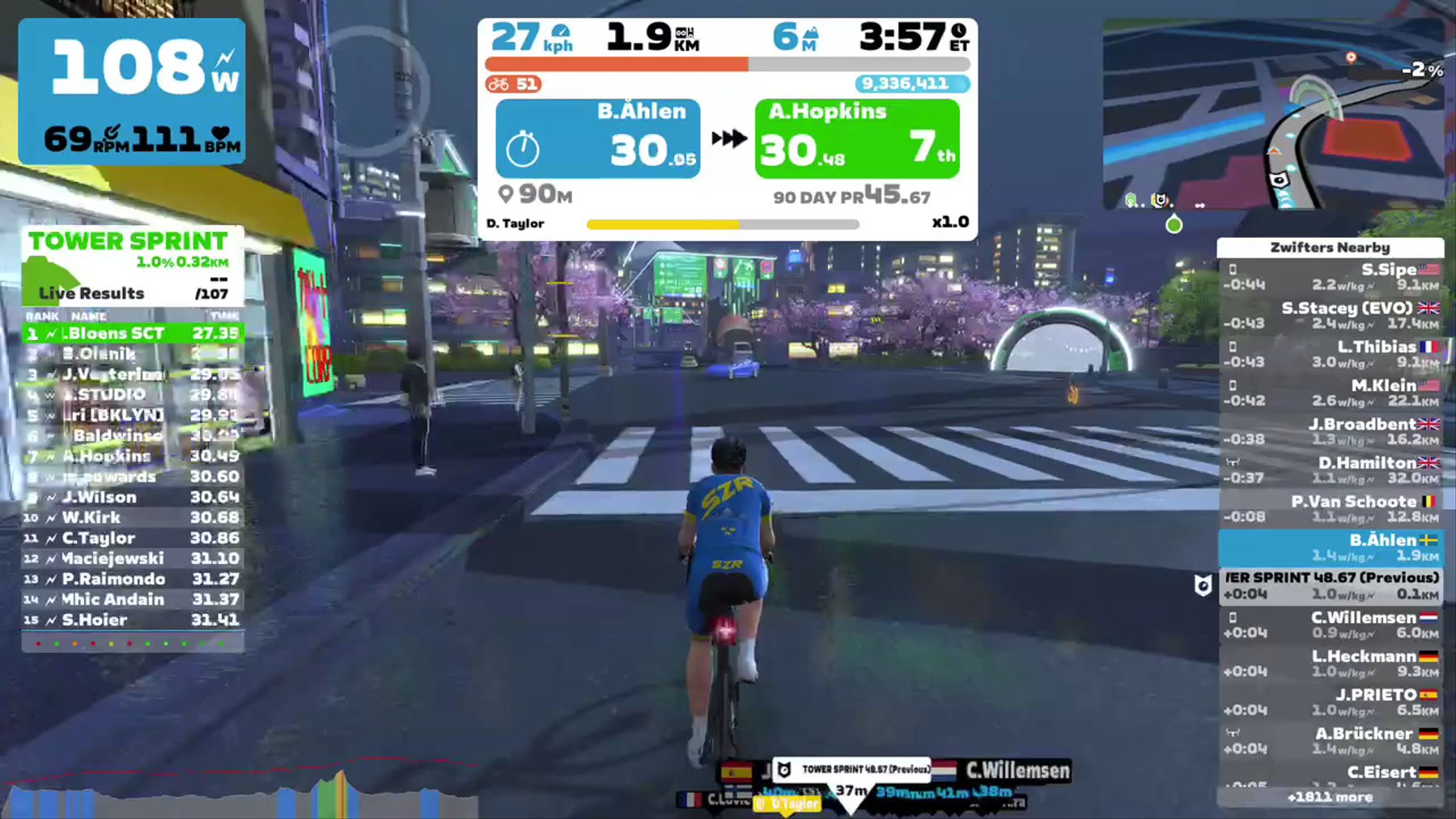 Zwift - Pacer Group Ride: Castle to Castle in Makuri Islands with Taylor
