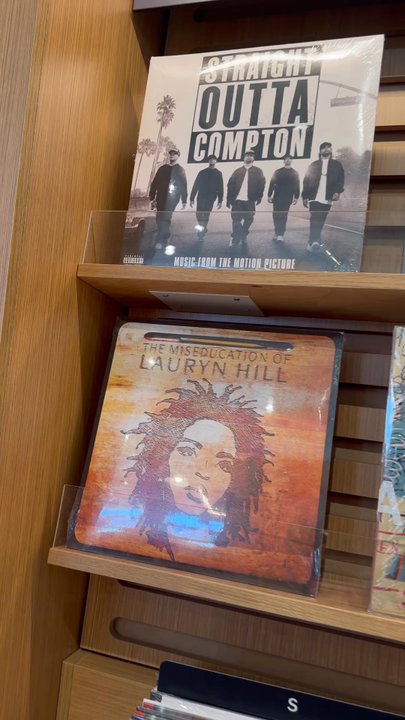Barnes & Noble - Bookstores Near Me - Houston, Texas
