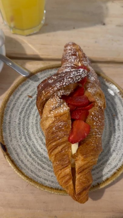 Two Pups Coffee - Croissant - Cafes Near Me - Dublin, D