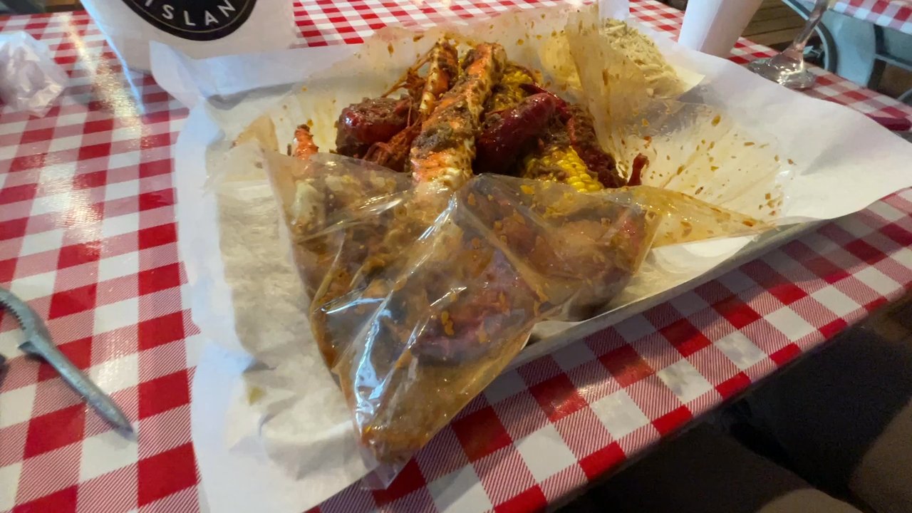Lowcountry Lakeview - King Crab Legs, Crawfish, Potatoes, Corn with Everything Sauce and Very Hot Spice to it - Cajun/Creole Near Me - Chicago, Illinois