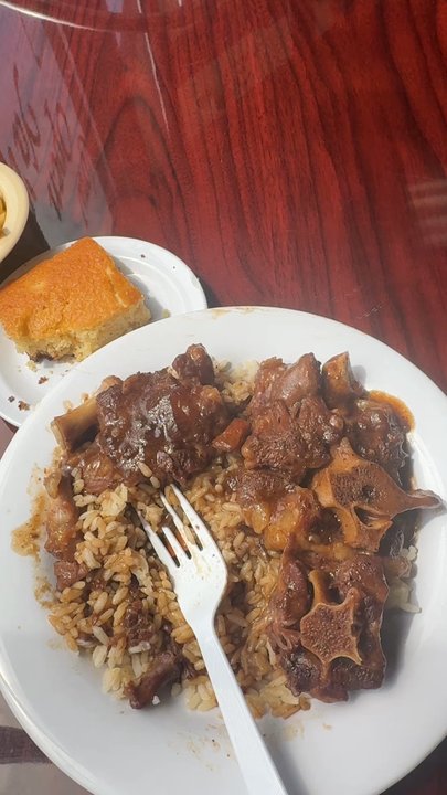 V's Kitchen - American Near Me - Durham, North Carolina