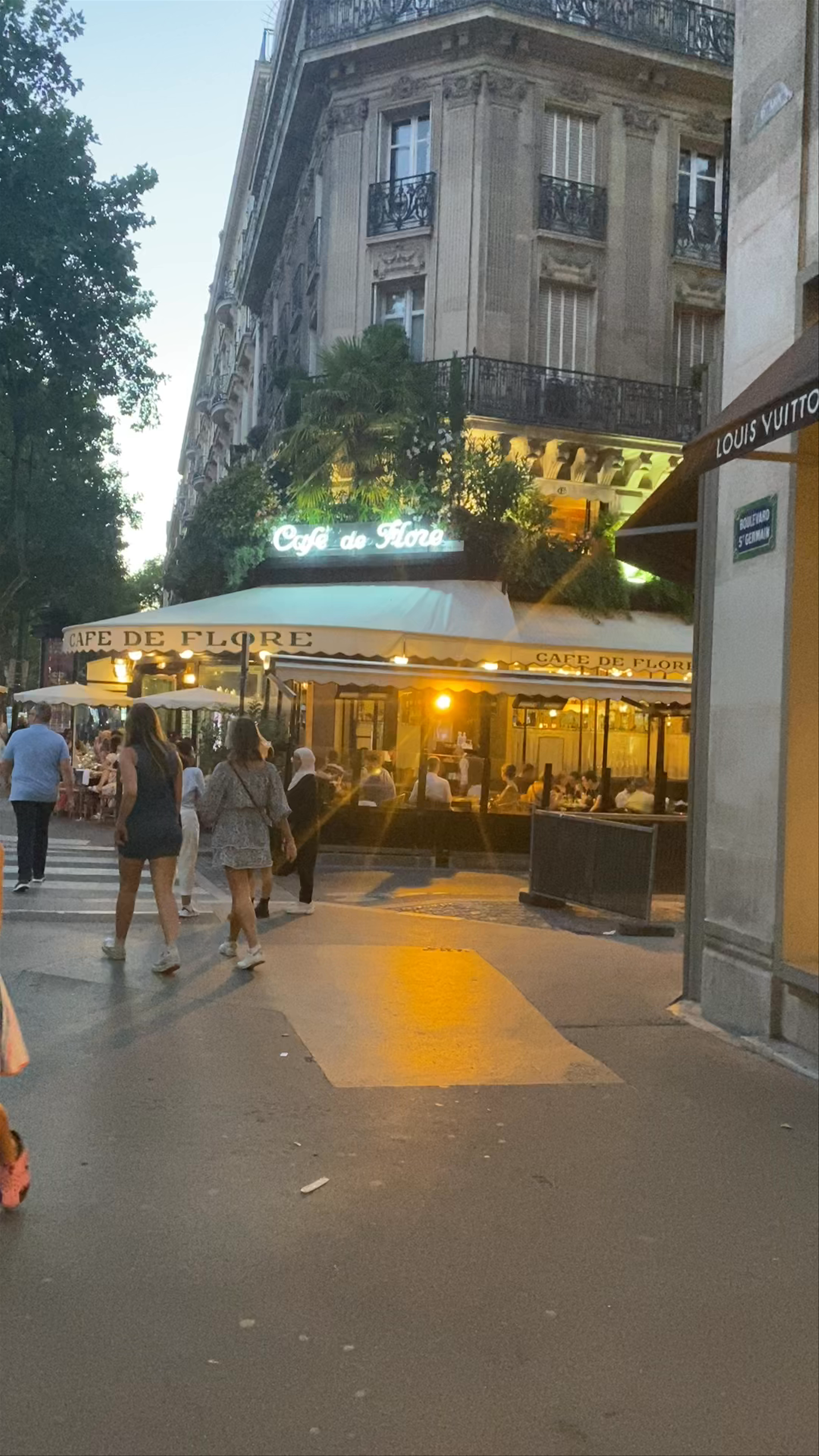 Les Deux Magots: Parisian Café Culture in Saint-Germain des Prés