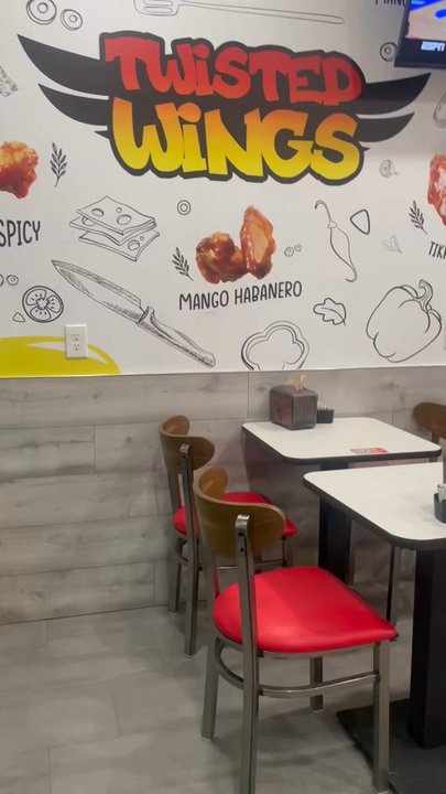 Pizza Twist - Walking in - Pizza Near Me - Sacramento, California