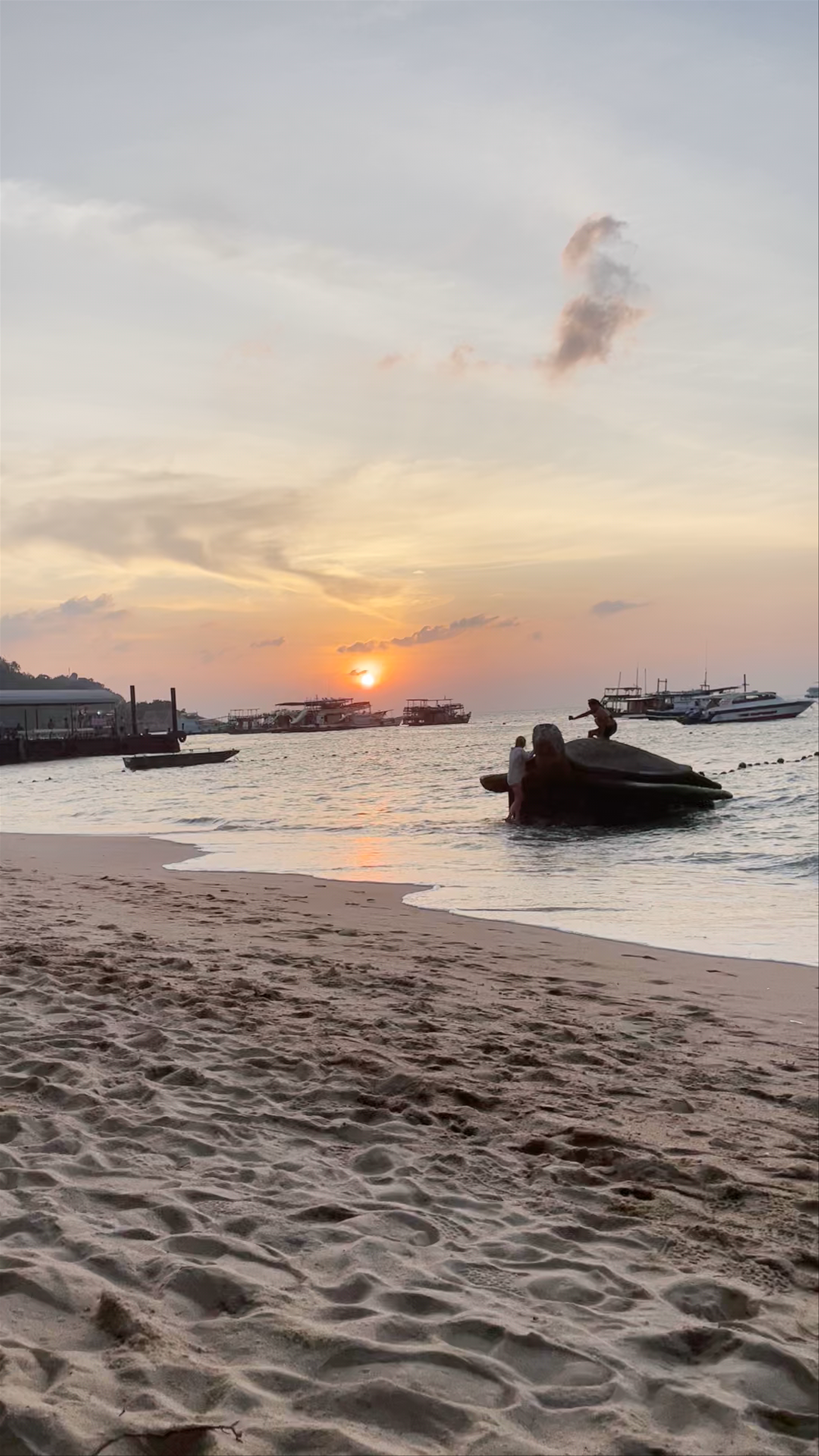 Mae Haad Beach
