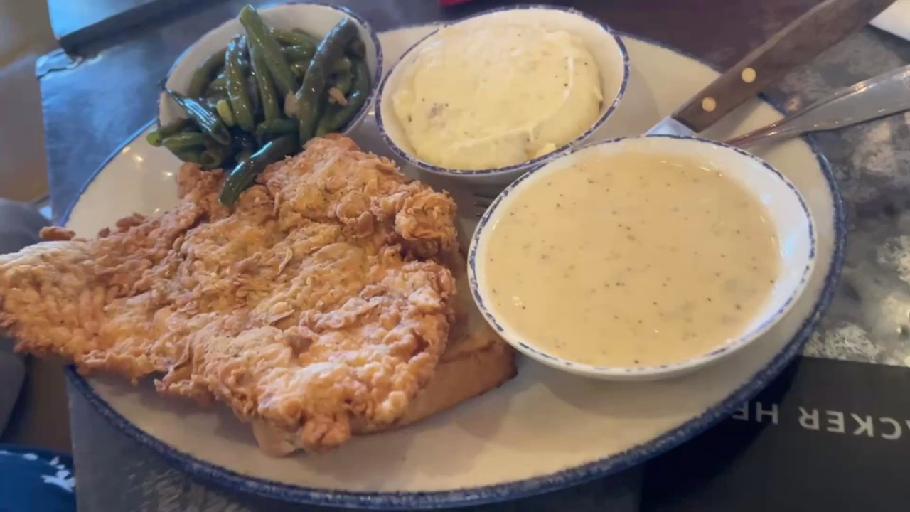 Mia's Table - Chicken Chicken Fried with mashed potatoes, Green Beans and Side of Jalapeno Gravy - American Near Me - Shenandoah, Texas