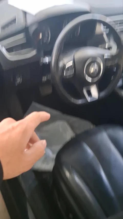 ام جي 5 LUX 2022