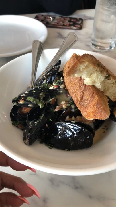 La Belle Vie Kitchen - Mussels marinate - French Near Me - Suwanee, Georgia