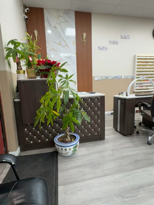 Long Nails & Spa - The space/establishment - Nail Salons Near Me - Hayward, California