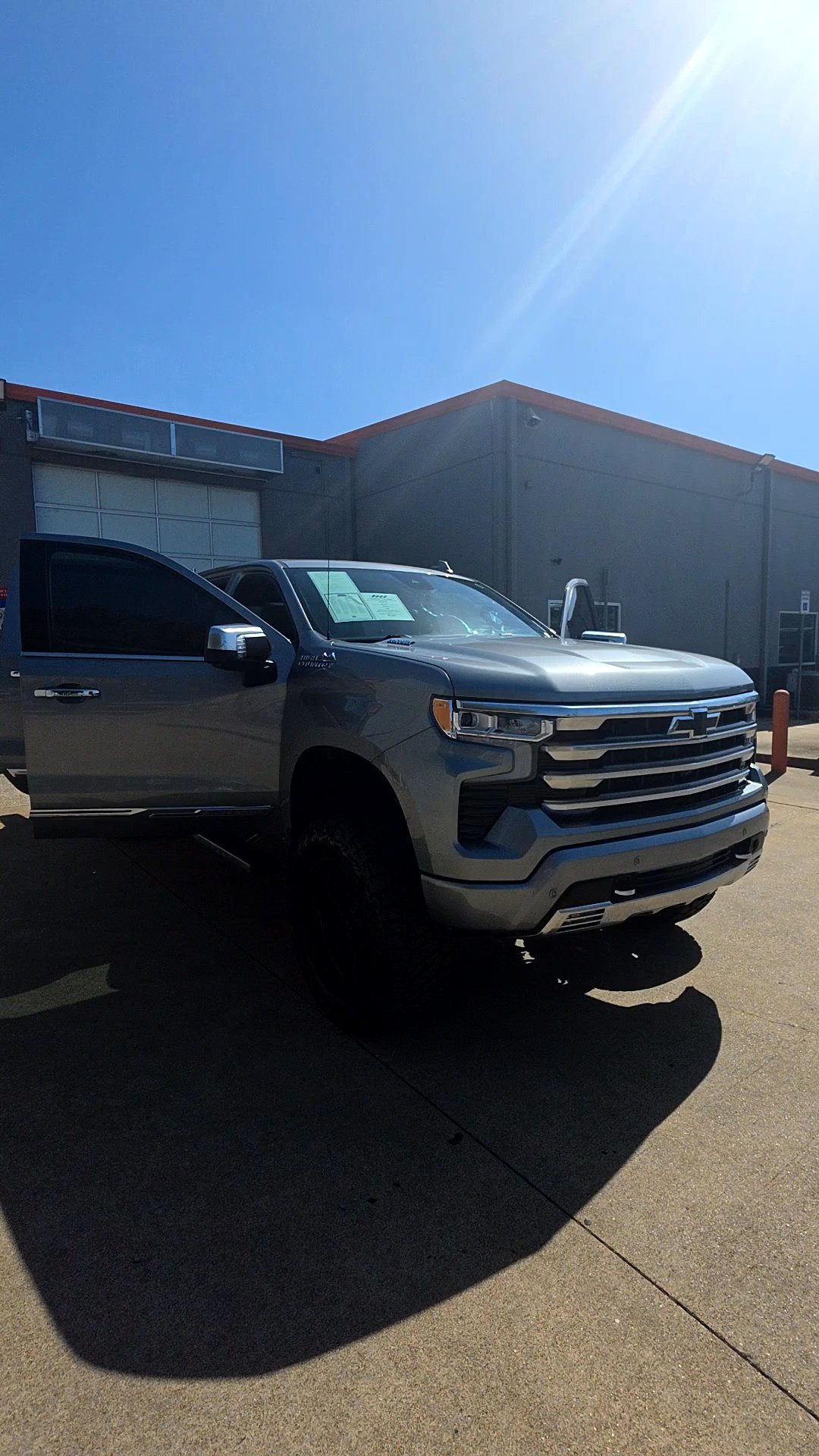 Lifted Trucks - #TX10989 - 2025 Chevrolet Silverado 1500 High Country Crew Cab