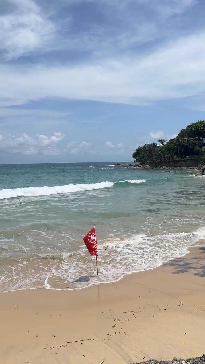 add to the bucket list 🏝️
📍 Phuket Thailand
🎥 Roong Thongwichien · Pexels
#travel #beach #island #paradise #wanderlust