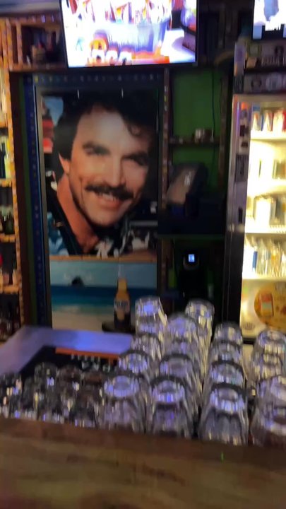 Dolphin Spit Saloon - Sports Bars Near Me - Kailua-Kona, Hawaii
