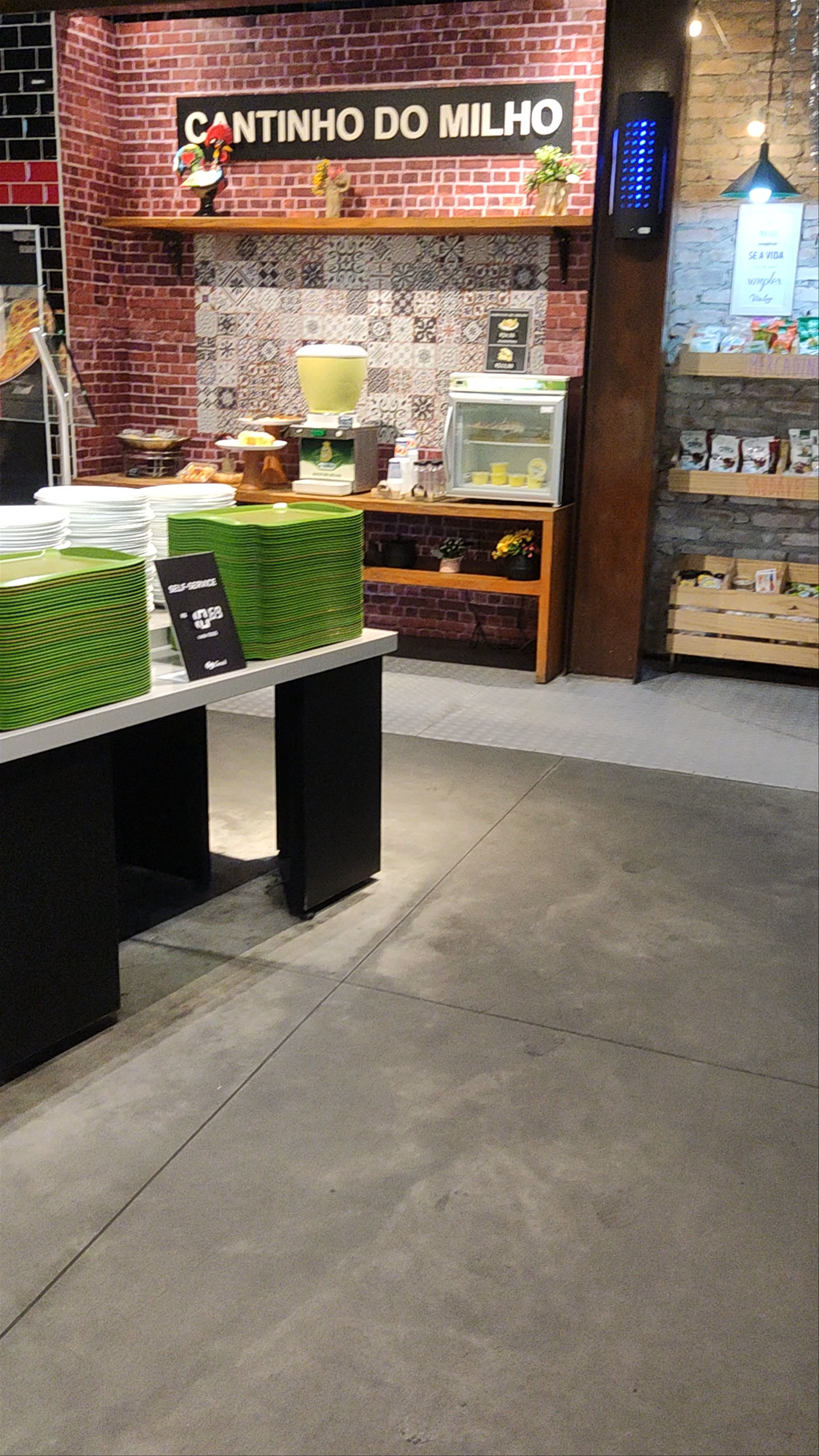 Graal Market Dutra - Rodovia Presidente Dutra - Chácaras Guanabara