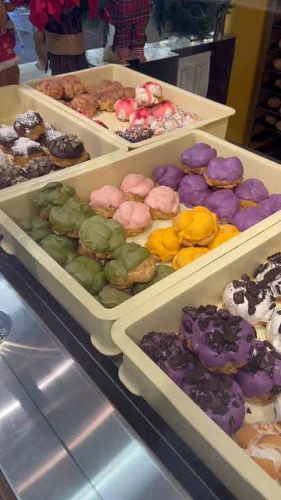 Beard Papa's - Bakeries Near Me - Gardena, California
