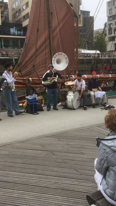 Traditionsschiffhafen - The band Albers ahoi - Landmarks & Historical Buildings Near Me - Hamburg, HH