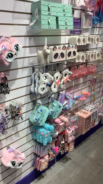 Claire's - Claire's - jewelry and accessories displays - Accessories Near Me - Scarborough, Ontario