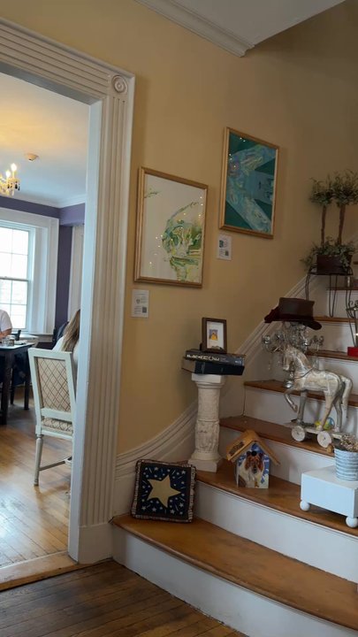 C'est La Vie Bistro - French Near Me - Northborough, Massachusetts
