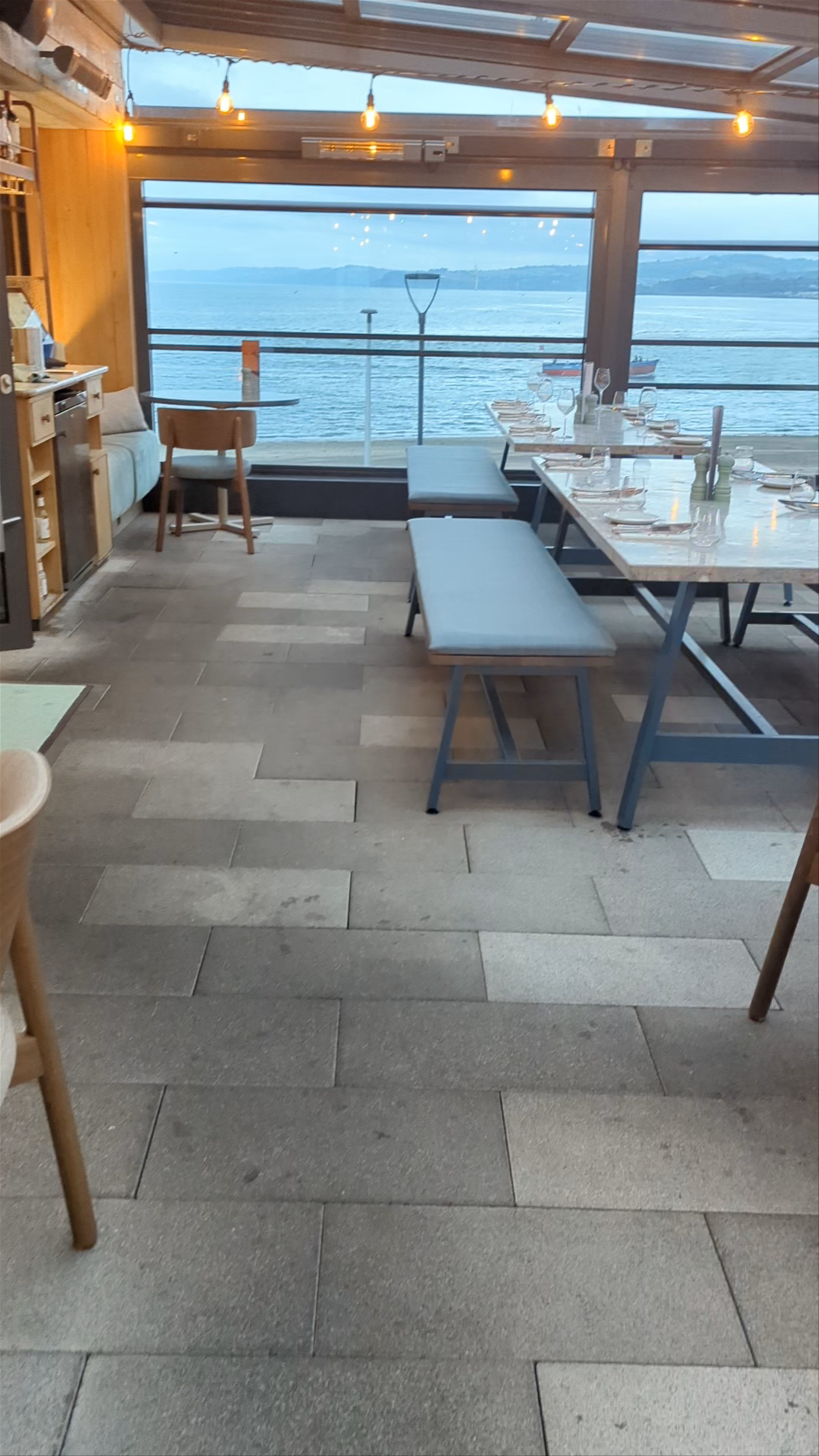 Mickeys Beach Bar & Restaurant