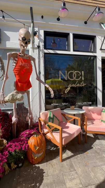 Noci Gelato - Decor outside has some things to say - Gelato Near Me - Wethersfield, Connecticut