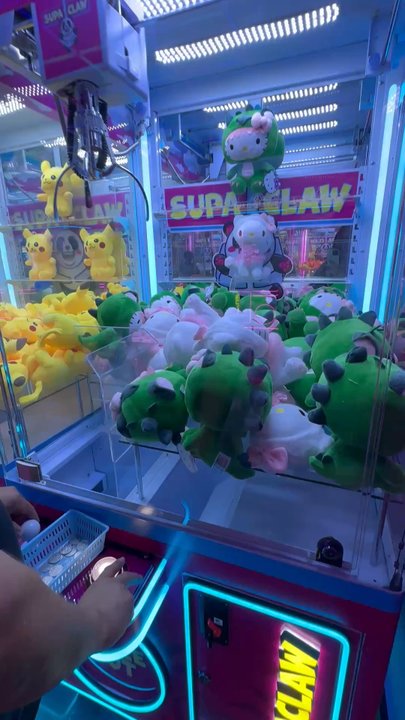 Supa Claw - Spent $30 dollars for two plushies. The machines are rigged, every time we had a plushie it would open and release it. Save your money! - Arcades Near Me - Henderson, Nevada