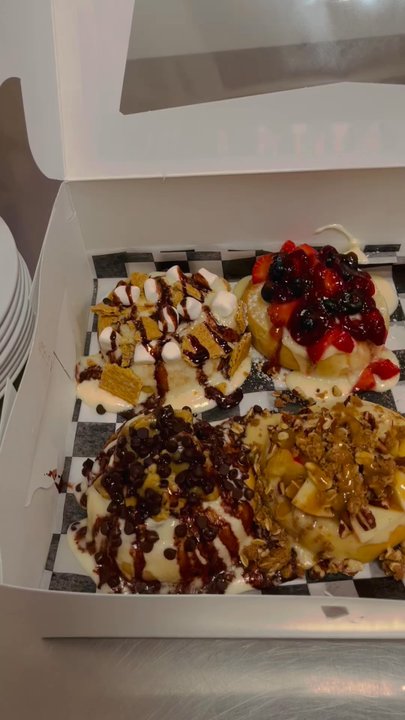 Cinnaholic - Bakeries Near Me - East Windsor, New Jersey