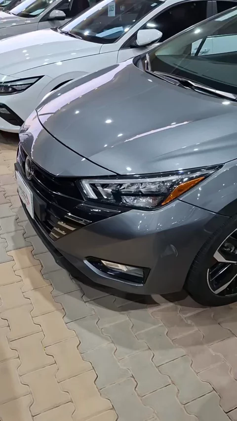 Nissan Sunny SV 2024