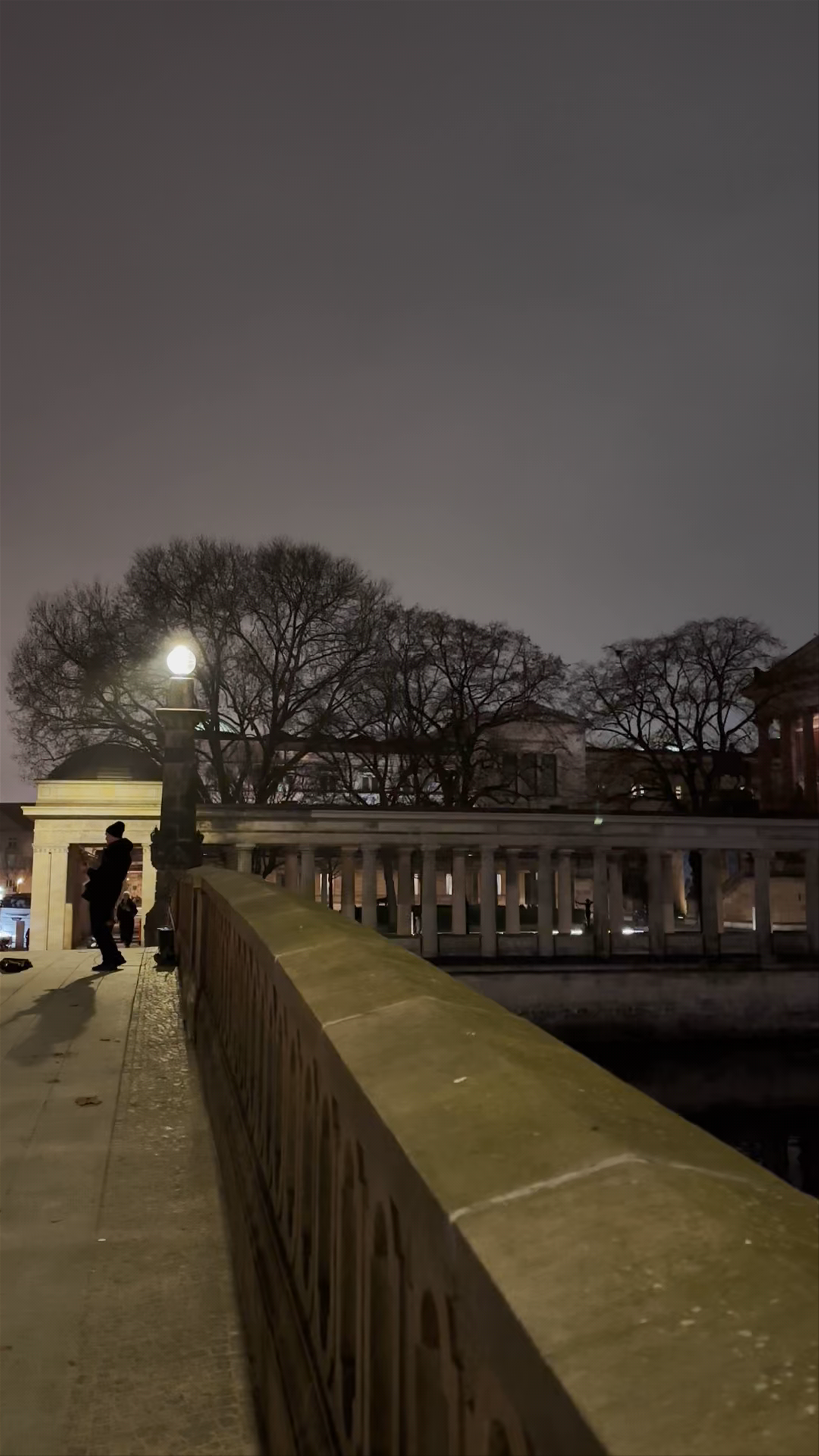 Friedrichsbrücke at Night: Evening Serenity in Berlin