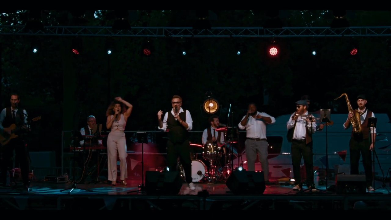 Wedding & Function Band With Sax Trumpet Horn Section in Toulouse France - Live Music - video 5