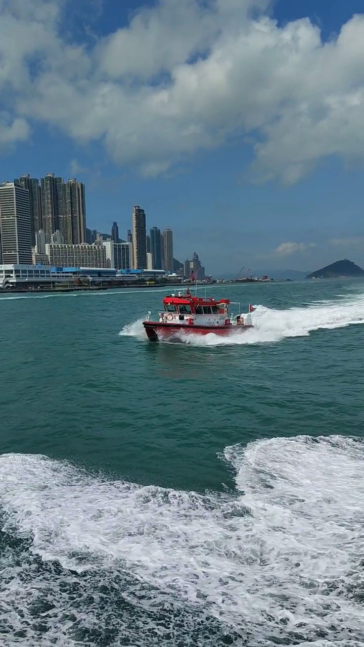 next city break
📍 Hong Kong
🎥 David Lomax · Pexels
#travel #city #citybreak #skyline #wanderlust